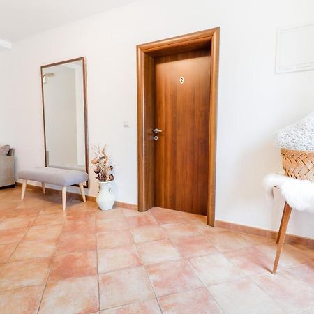 Bed & Breakfast Kastel Zbandaj Luaran gambar