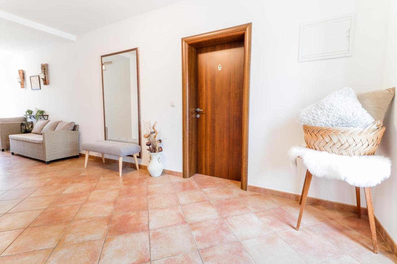 Bed & Breakfast Kastel Zbandaj Luaran gambar