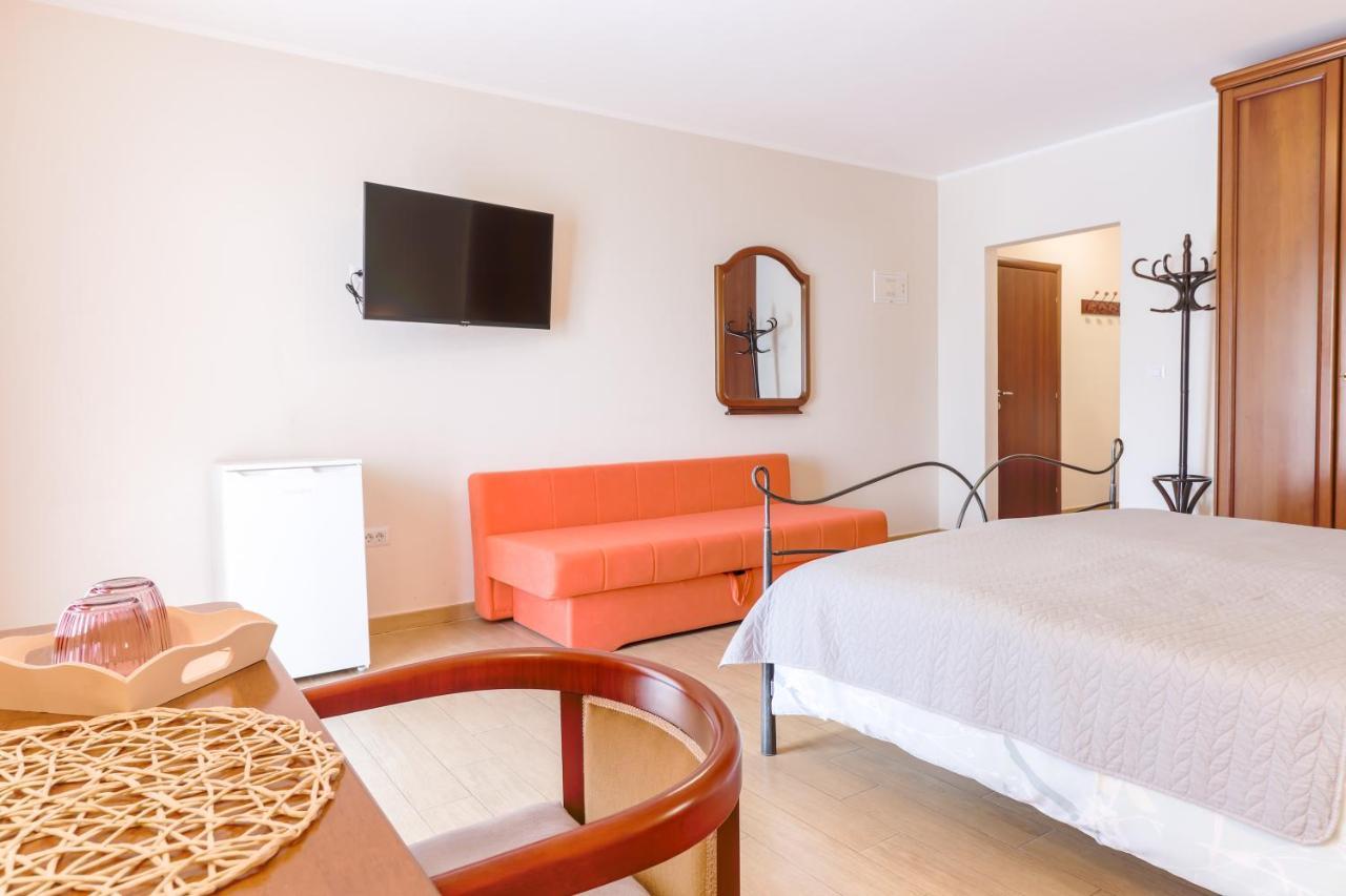 Bed & Breakfast Kastel Zbandaj Luaran gambar