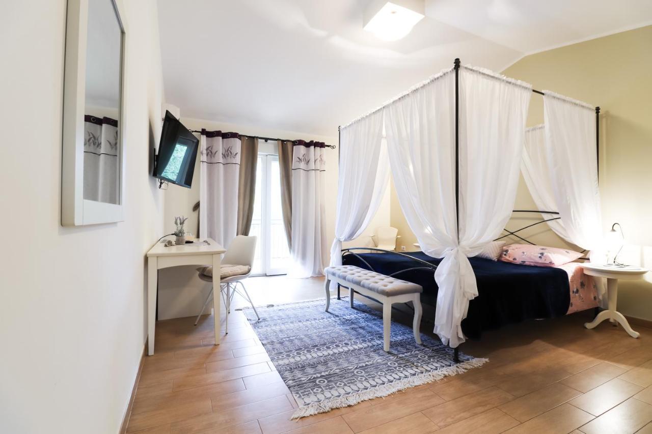 Bed & Breakfast Kastel Zbandaj Luaran gambar