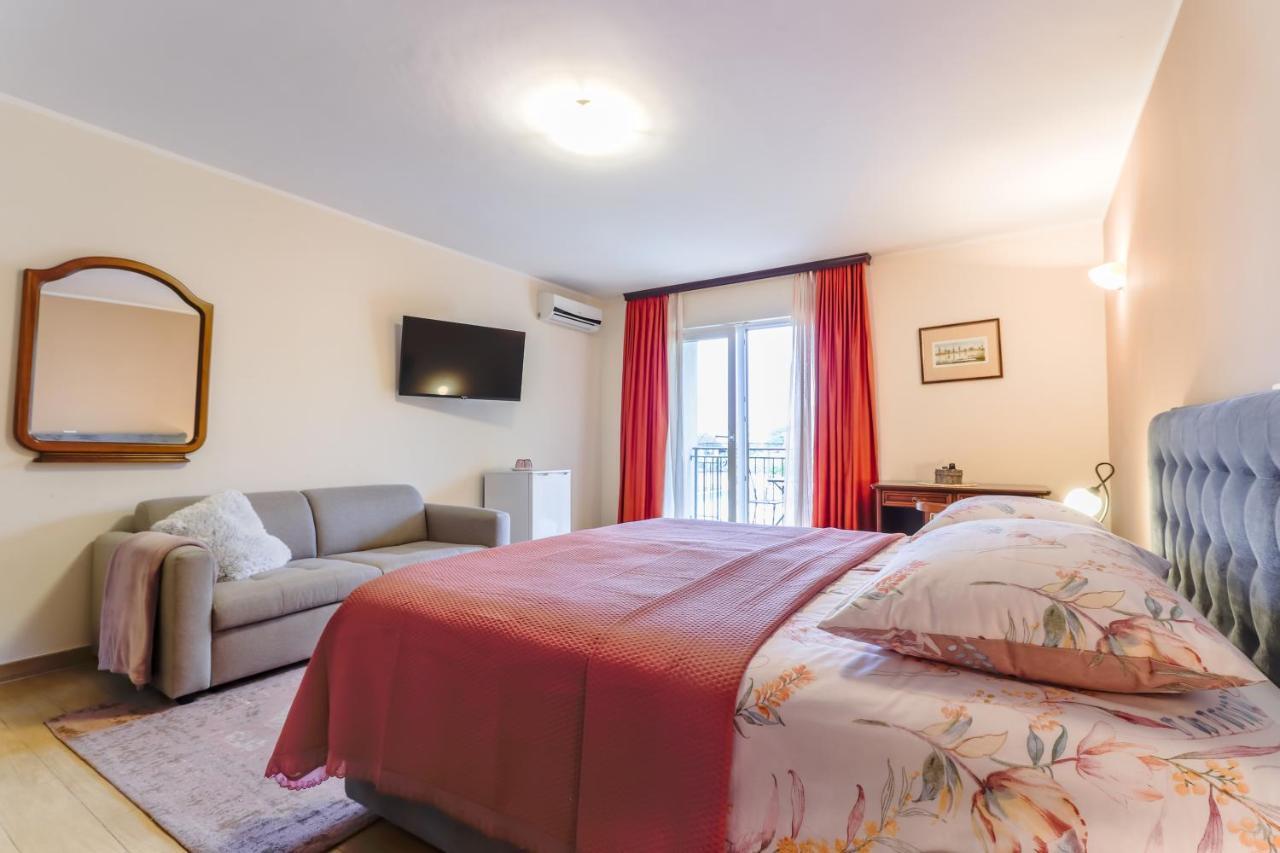 Bed & Breakfast Kastel Zbandaj Luaran gambar