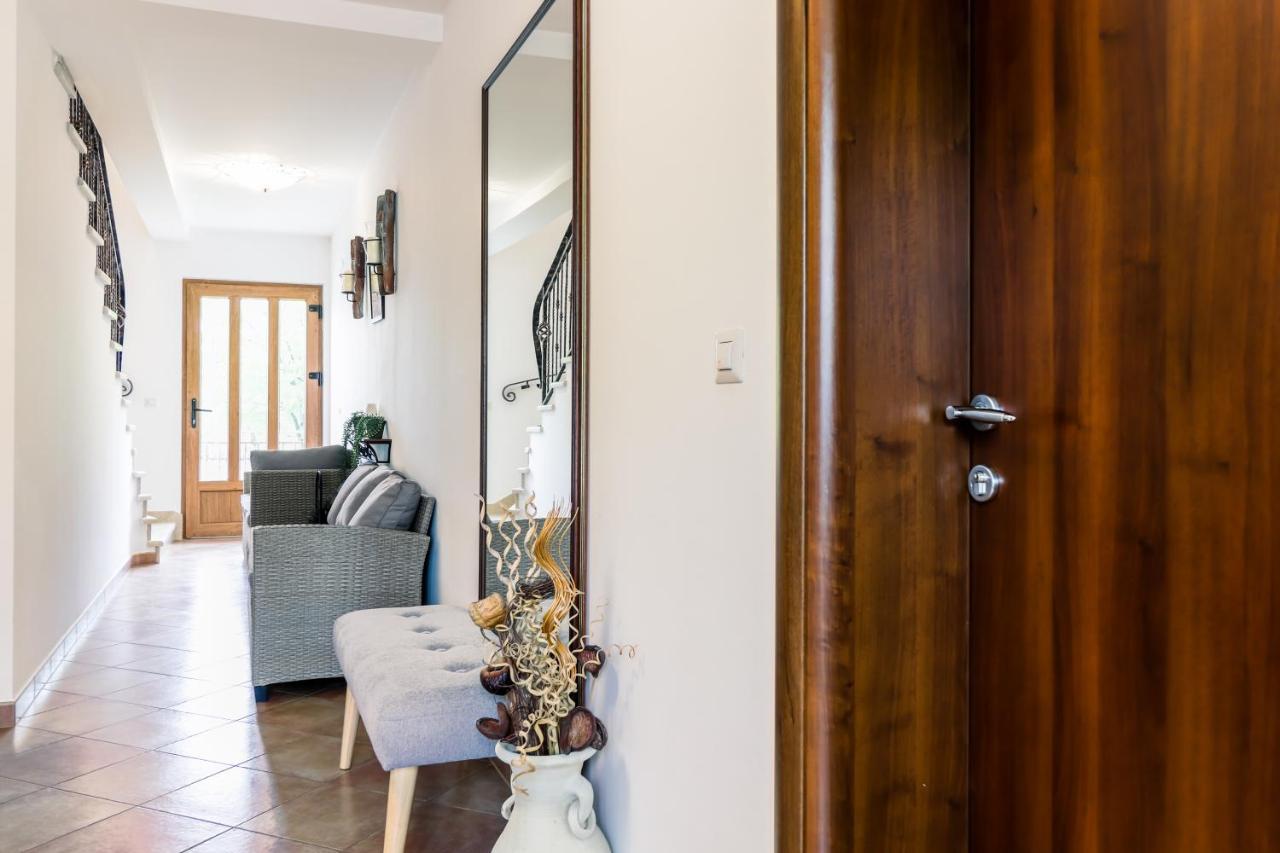 Bed & Breakfast Kastel Zbandaj Luaran gambar