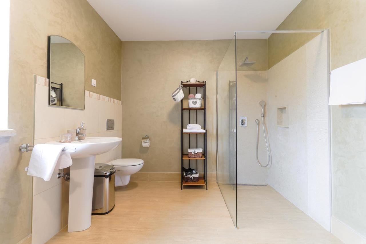 Bed & Breakfast Kastel Zbandaj Luaran gambar