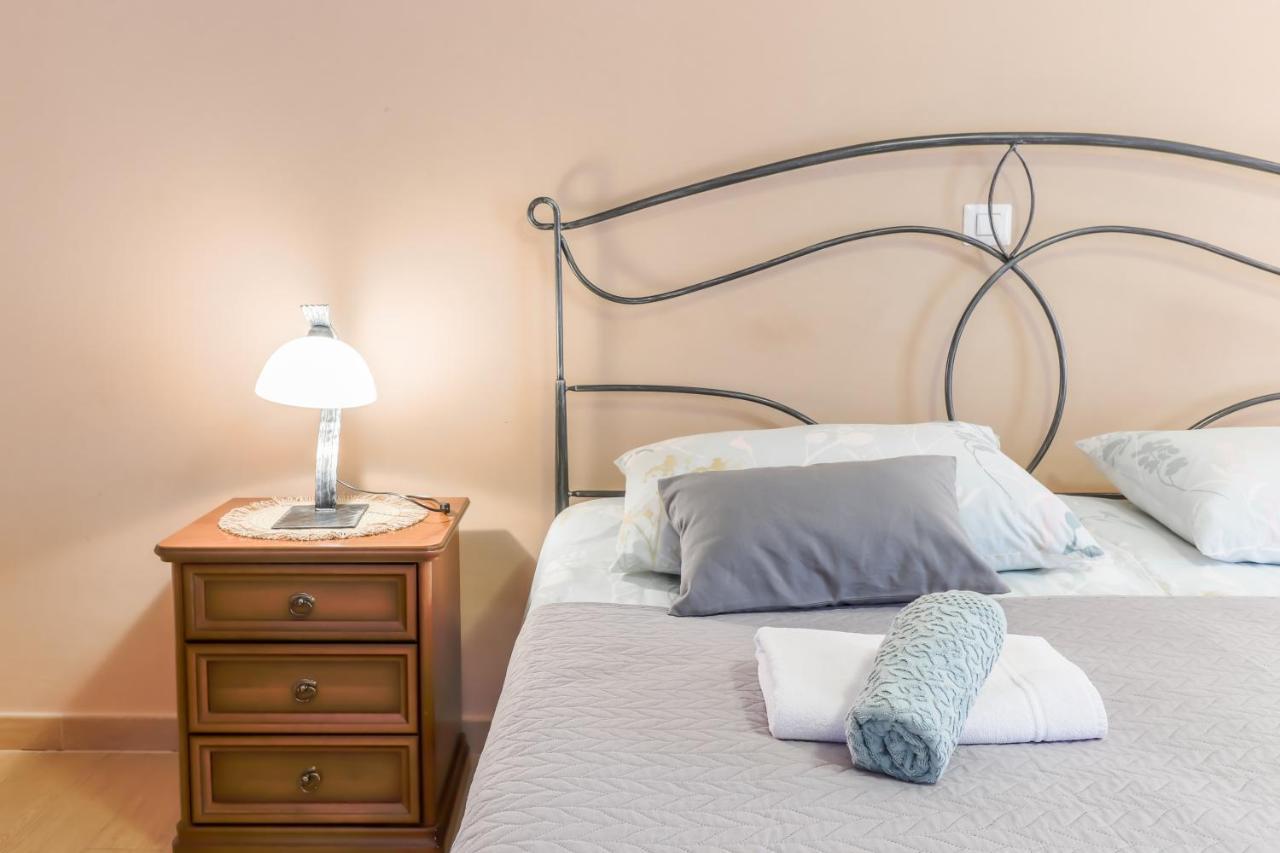 Bed & Breakfast Kastel Zbandaj Luaran gambar
