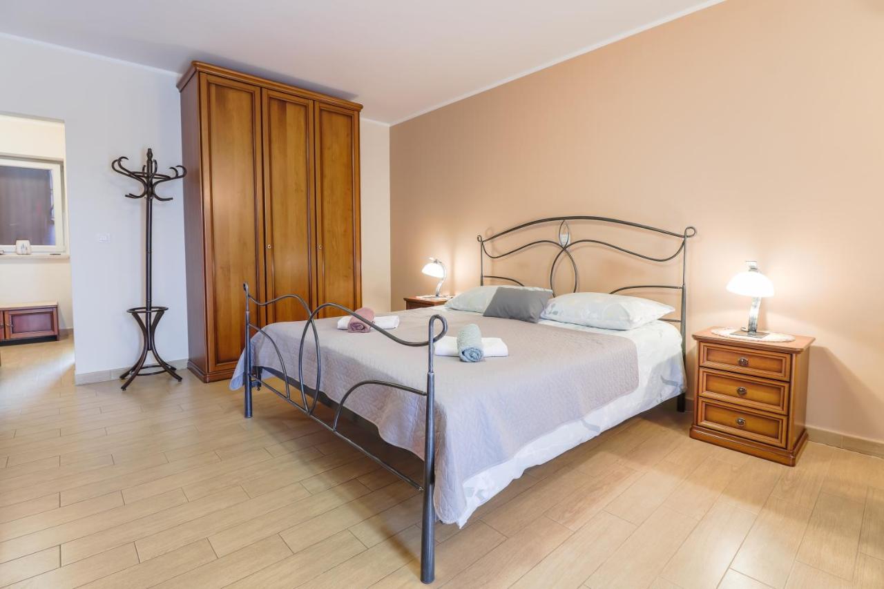 Bed & Breakfast Kastel Zbandaj Luaran gambar