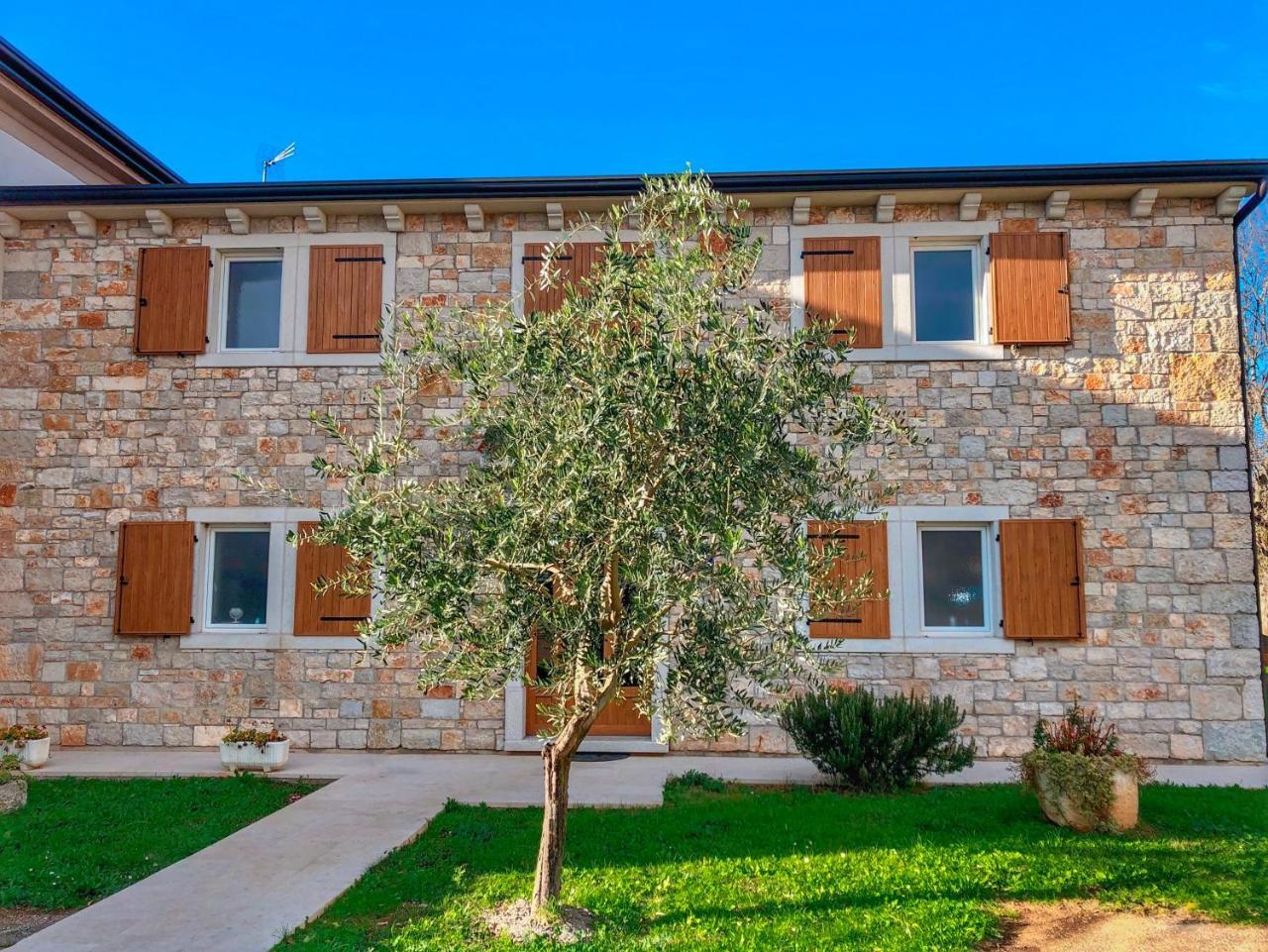 Bed & Breakfast Kastel Zbandaj Luaran gambar